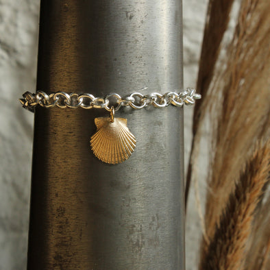 No.2 with single gold Tresco scallop